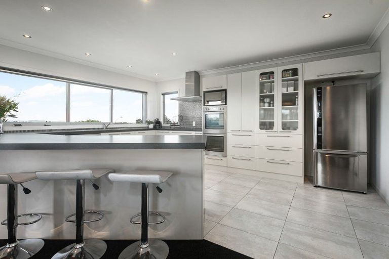 Photo of property in 12 Haden Place, Omokoroa, 3114