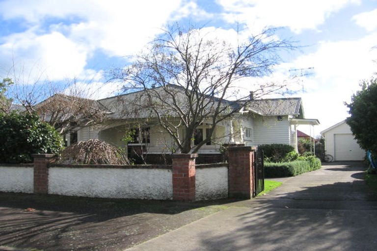 Photo of property in 19 Stanley Avenue, Palmerston North, 4414