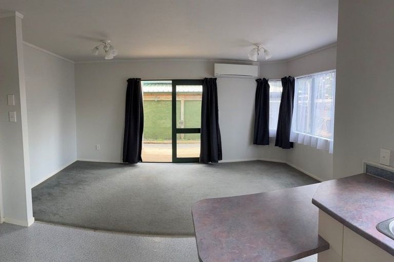 Photo of property in 24 Mcinnes Road, Weymouth, Auckland, 2103