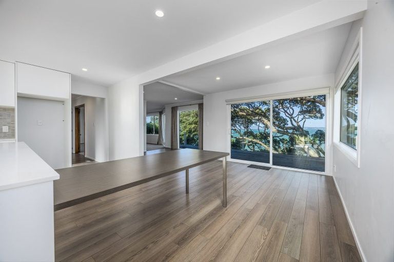 Photo of property in 74 Queen Street, Northcote Point, Auckland, 0627