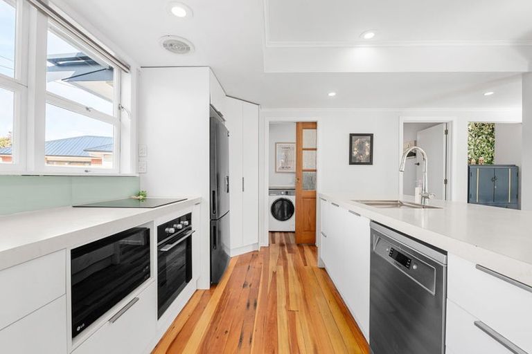 Photo of property in 9 Duncan Road, St Andrews, Hamilton, 3200