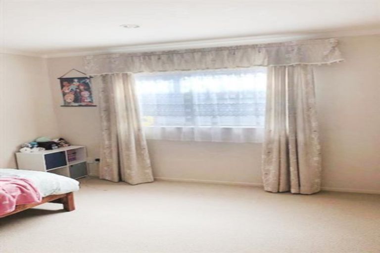 Photo of property in 21 Heidi Crescent, Flat Bush, Auckland, 2016