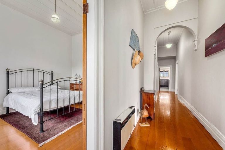 Photo of property in 5 Shoal Bay Road, Devonport, Auckland, 0624