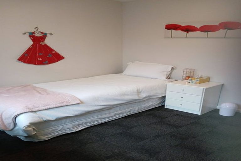 Photo of property in 8a Law Street, Torbay, Auckland, 0630