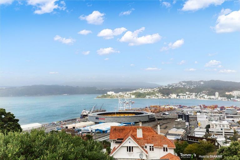 Photo of property in 9 Wadestown Road, Wadestown, Wellington, 6012