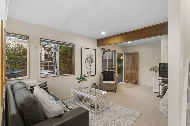Photo of property in 1/51 Aeroview Drive, Beach Haven, Auckland, 0626