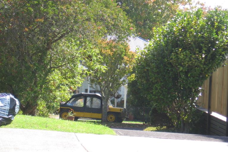 Photo of property in 12 Vienna Place, Birkenhead, Auckland, 0626