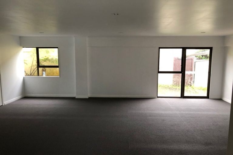 Photo of property in 12 Miller Road, Mangere Bridge, Auckland, 2022