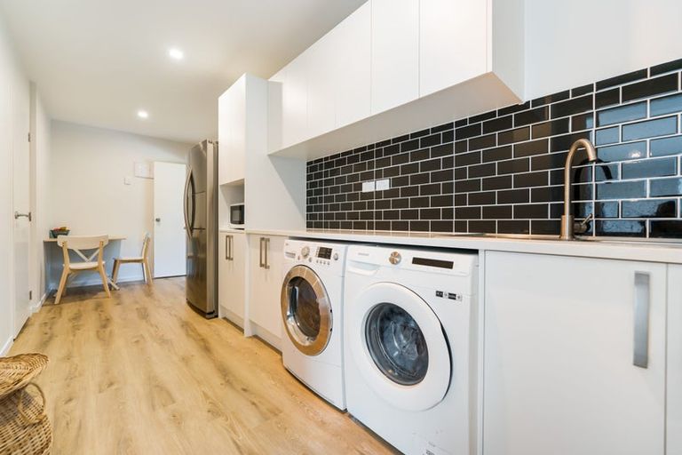 Photo of property in 4 Ilam Lane, Fairview Heights, Auckland, 0632