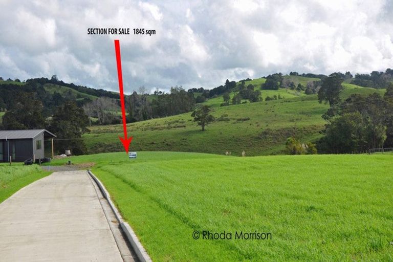 Photo of property in 12 Arahanga Road, Paparoa, 0571