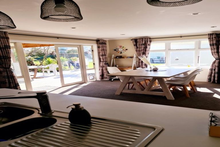 Photo of property in 138 Russell Street, Westport, 7825