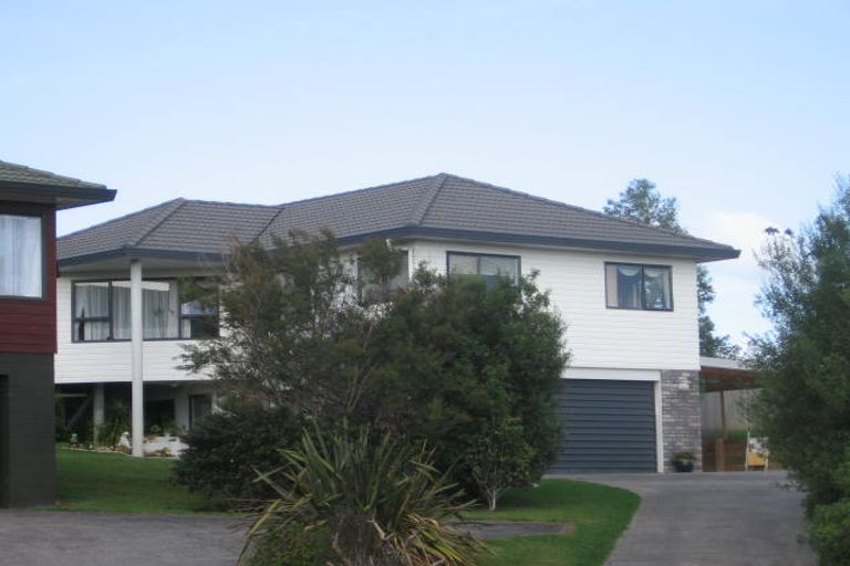Photo of property in 19 Gala Place, Henderson, Auckland, 0612