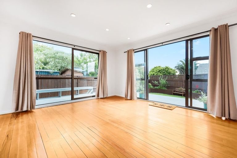 Photo of property in 37a Border Road, Henderson, Auckland, 0612