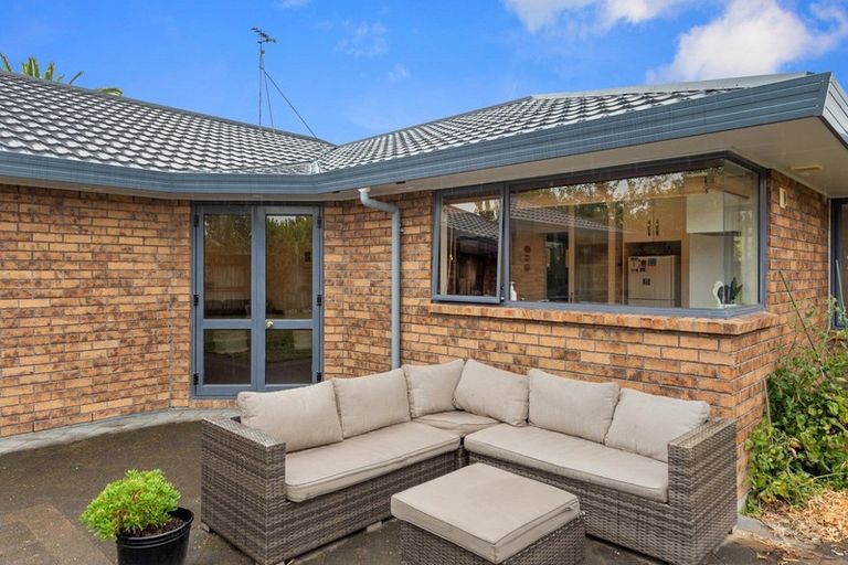 Photo of property in 53 Waiwherowhero Drive, St Andrews, Hamilton, 3200