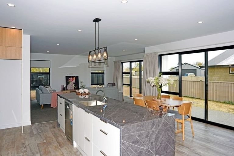 Photo of property in 30 Plunket Street, Omakau, 9376