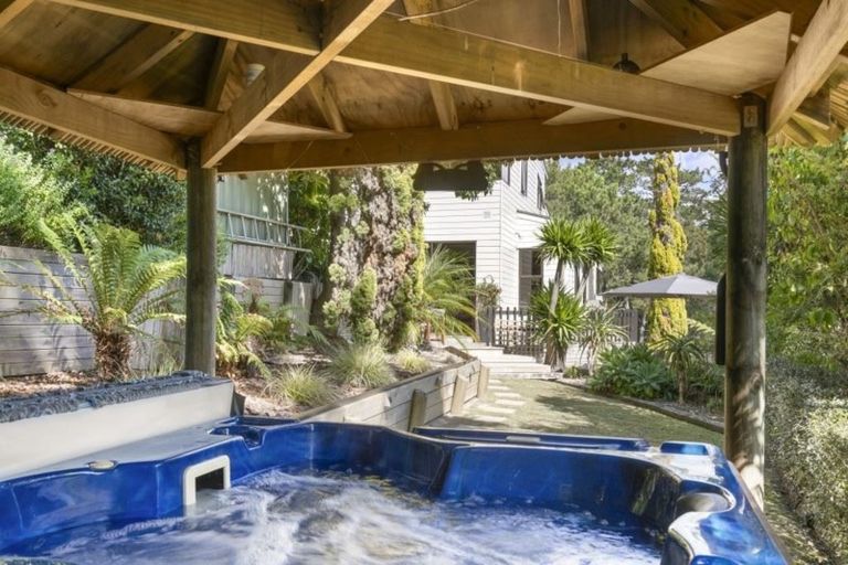 Photo of property in 20 Saddleback Rise, Murrays Bay, Auckland, 0630