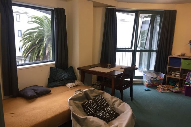 Photo of property in Palm Grove Apartments, 4/13c Palm Grove, Berhampore, Wellington, 6023