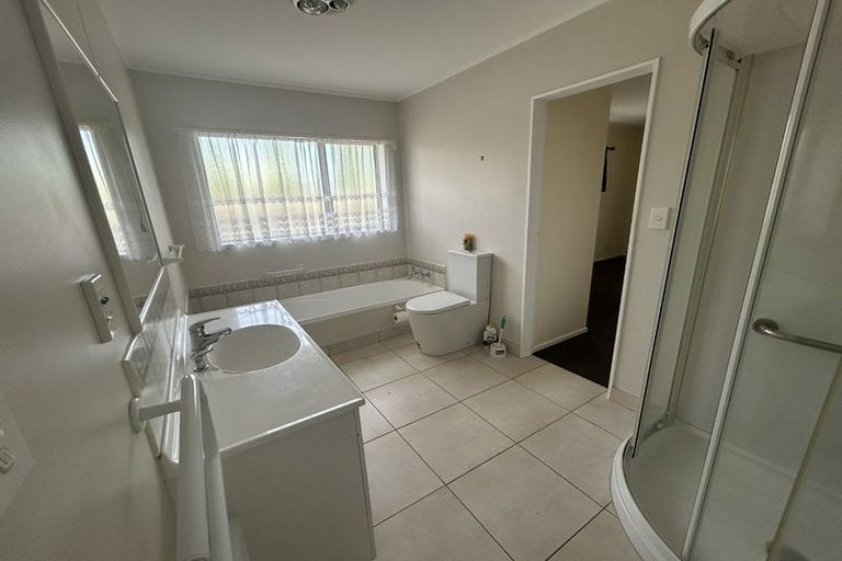 Photo of property in 39 Guildford Drive, Paraparaumu, 5032