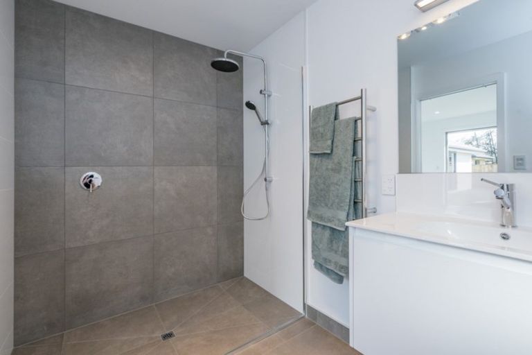 Photo of property in 25 Barry Curtis Place, Levin, 5510