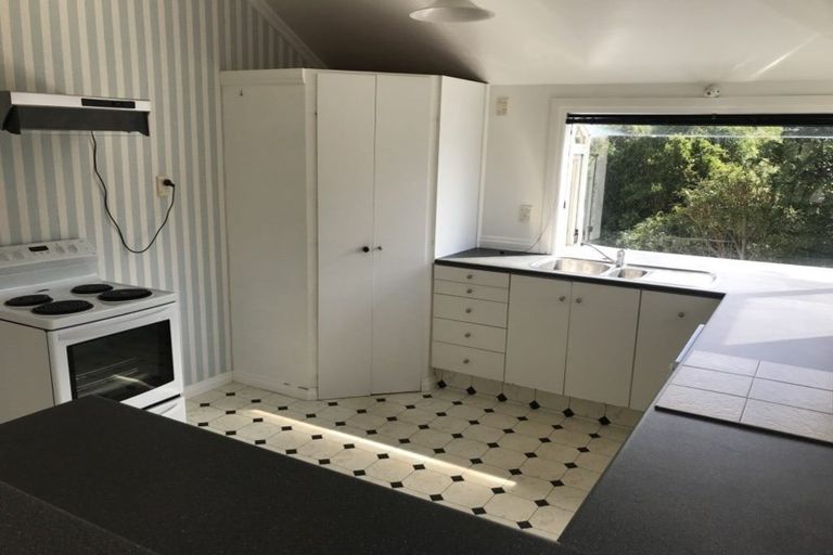 Photo of property in 34 Mandalay Terrace, Khandallah, Wellington, 6035