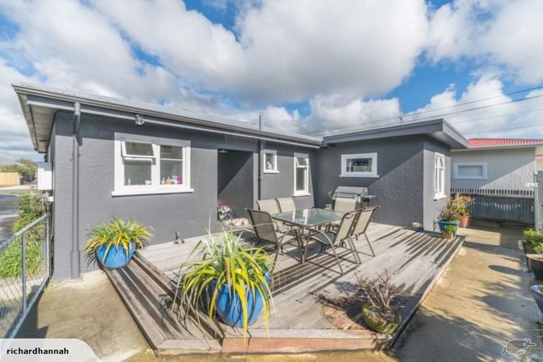 Photo of property in 19 East Street, Terrace End, Palmerston North, 4410