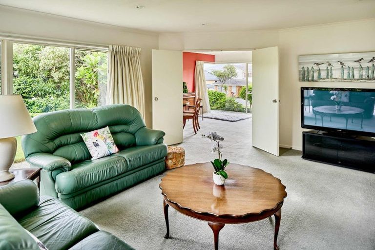 Photo of property in 98 Samwell Drive, Whitby, Porirua, 5024