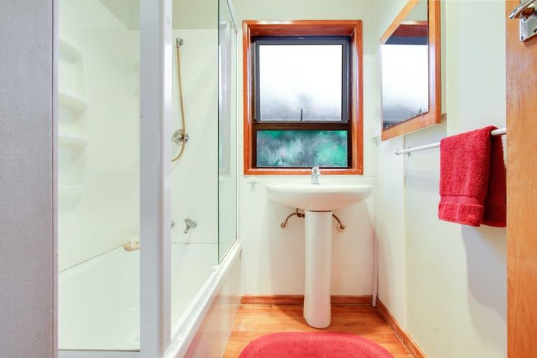 Photo of property in 28 Caxton Street, Onekawa, Napier, 4110