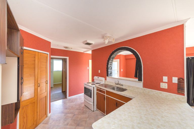 Photo of property in 23 Raglan Avenue, Cloverlea, Palmerston North, 4412