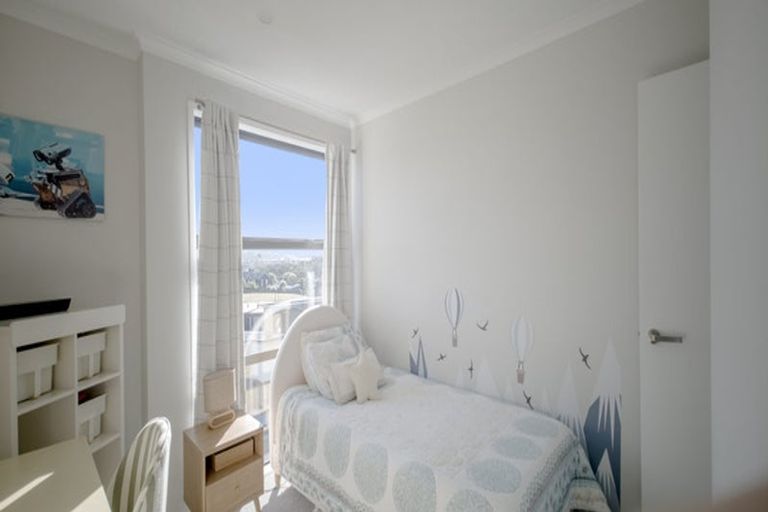 Photo of property in 12 Raranga Lane, Hobsonville, Auckland, 0616