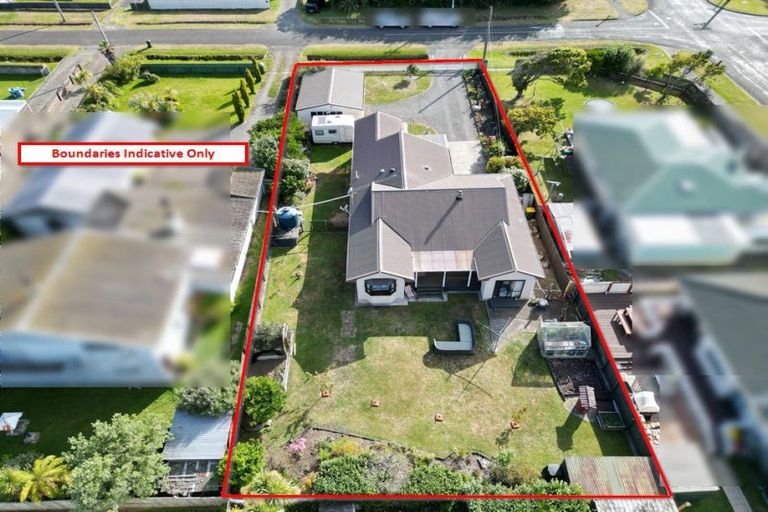 Photo of property in 22 Shortt Street, Foxton Beach, Foxton, 4815