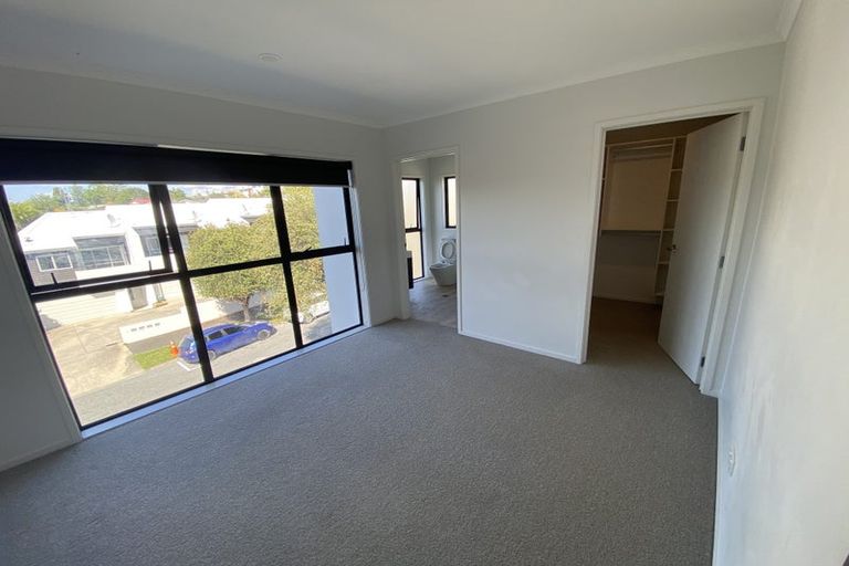 Photo of property in 2/101 Aurora Terrace, Hillcrest, Hamilton, 3216