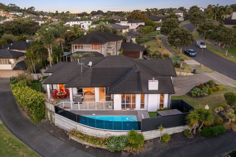 Photo of property in 160 Kittiwake Drive, Schnapper Rock, Auckland, 0632