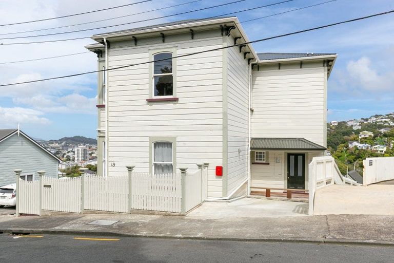 Photo of property in 49 Devon Street, Aro Valley, Wellington, 6021