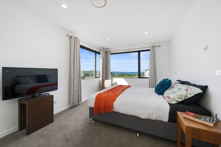 Photo of property in 78 Te Oneroa Way, Long Bay, Auckland, 0630
