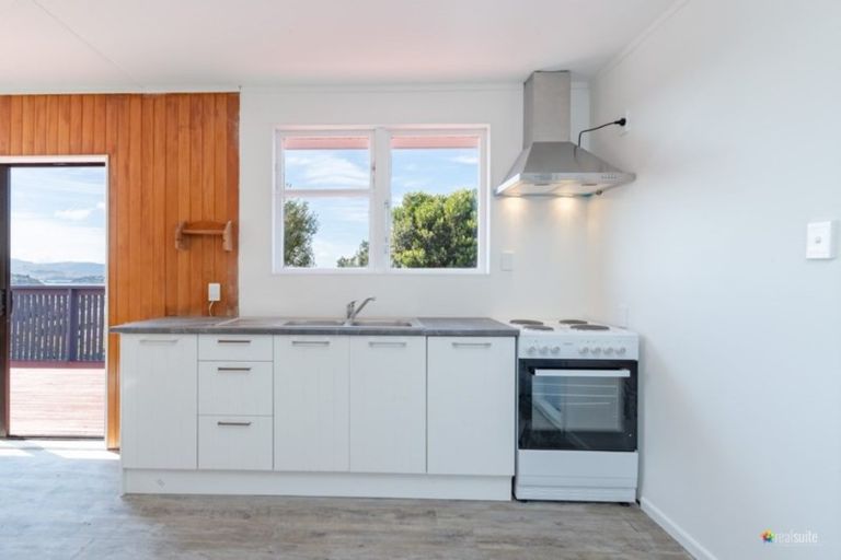 Photo of property in 33 Rangituhi Crescent, Takapuwahia, Porirua, 5022