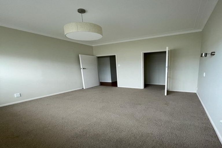 Photo of property in 12 Dowling Place, Pakuranga, Auckland, 2010