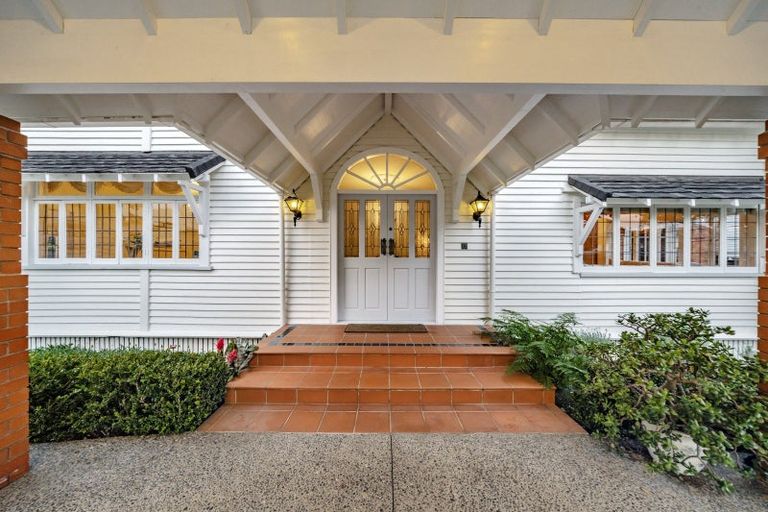 Photo of property in 207 Hurstmere Road, Takapuna, Auckland, 0622