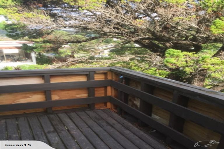 Photo of property in 132 Parkvale Road, Karori, Wellington, 6012