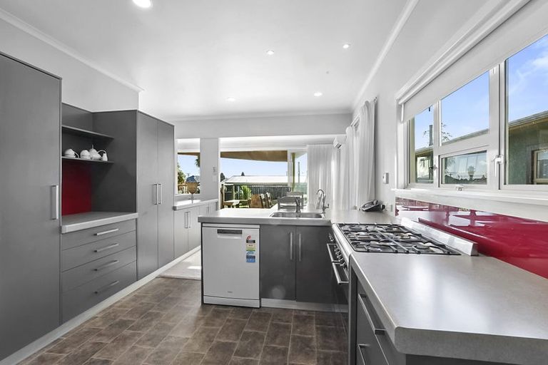 Photo of property in 27 List Street, Welbourn, New Plymouth, 4310