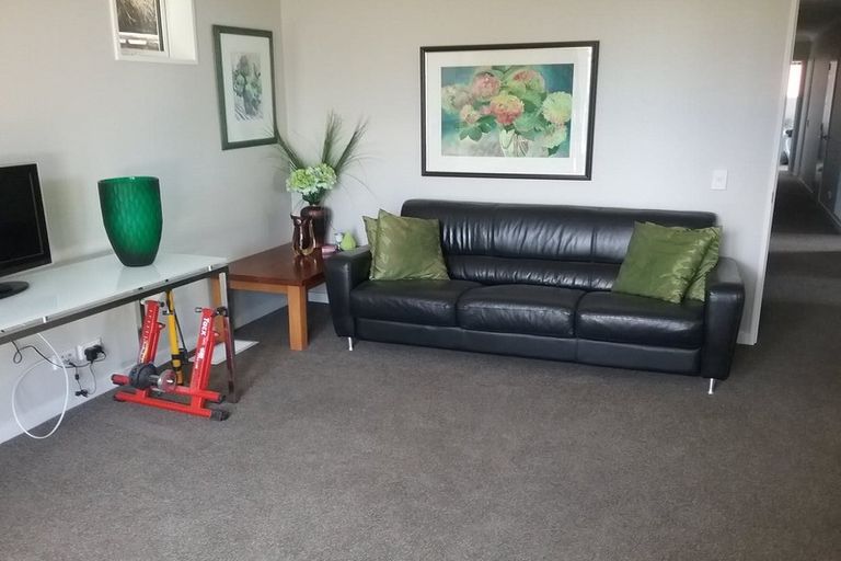 Photo of property in 6 Belleview Terrace, Mount Pleasant, Christchurch, 8081