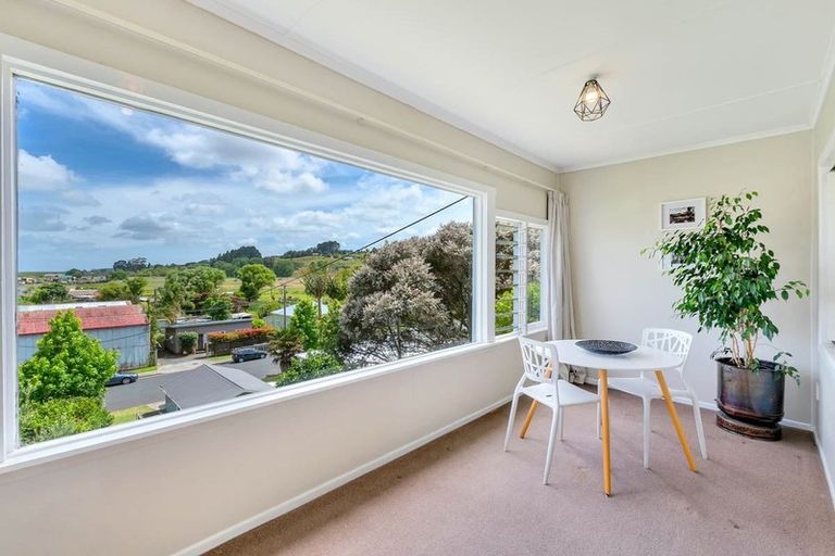 Photo of property in 15 Awaroa Road, Helensville, 0800