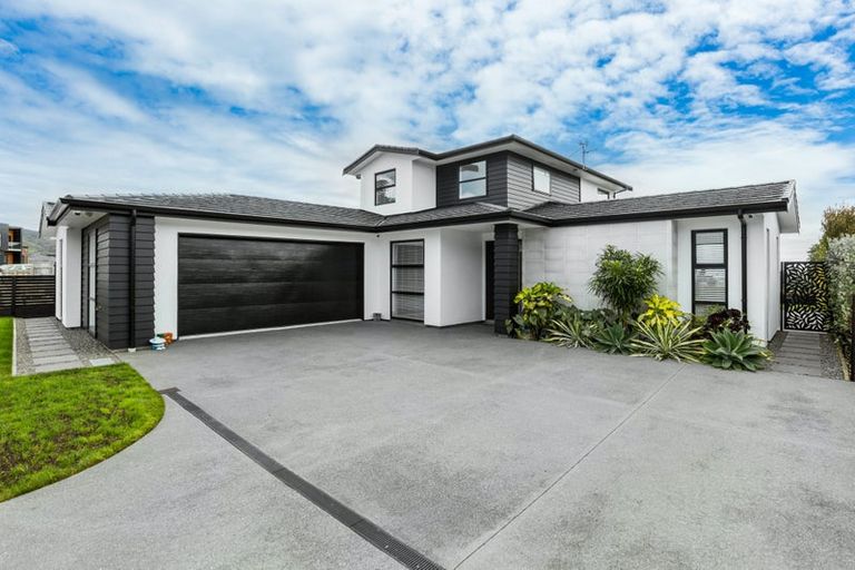 Photo of property in 3 Kaiaho Close, Aotea, Porirua, 5024