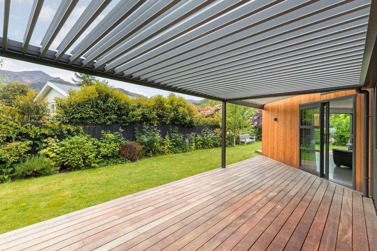 Photo of property in 20 Adamson Drive, Arrowtown, 9302