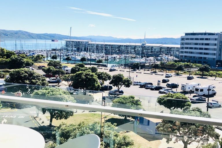 Photo of property in Piermont Apartments, 5e/82 Cable Street, Te Aro, Wellington, 6011