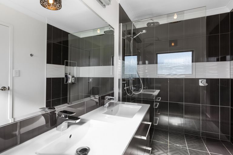 Photo of property in 28 Riverview Road, Huntly, 3700