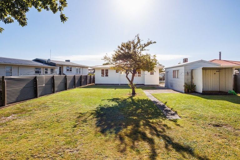 Photo of property in 18 Anakiwa Street, Kelvin Grove, Palmerston North, 4414