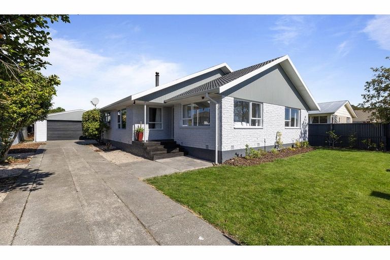 Photo of property in 3 Tralee Place, Bishopdale, Christchurch, 8053