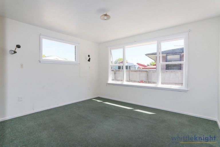 Photo of property in 8 Lochee Road, Upper Riccarton, Christchurch, 8041