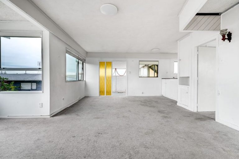 Photo of property in 141 Centreway Road, Orewa, 0931