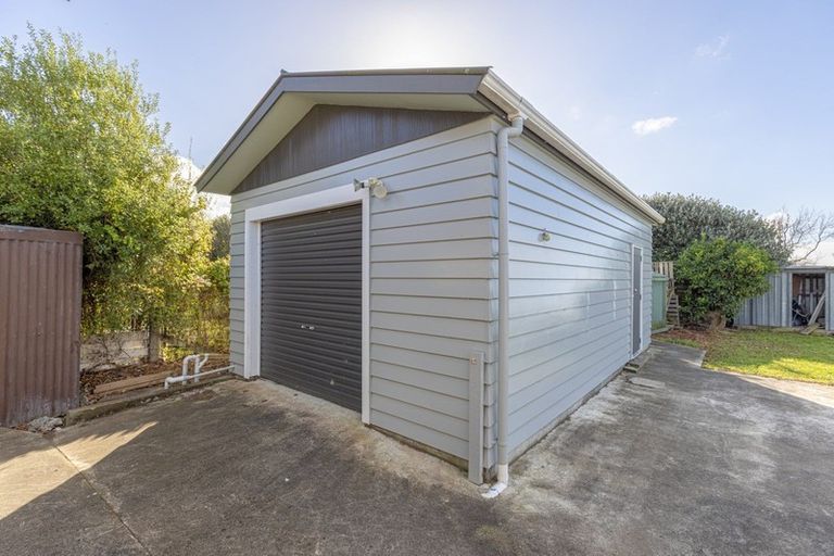 Photo of property in 17 Edward Street, Pahiatua, 4910